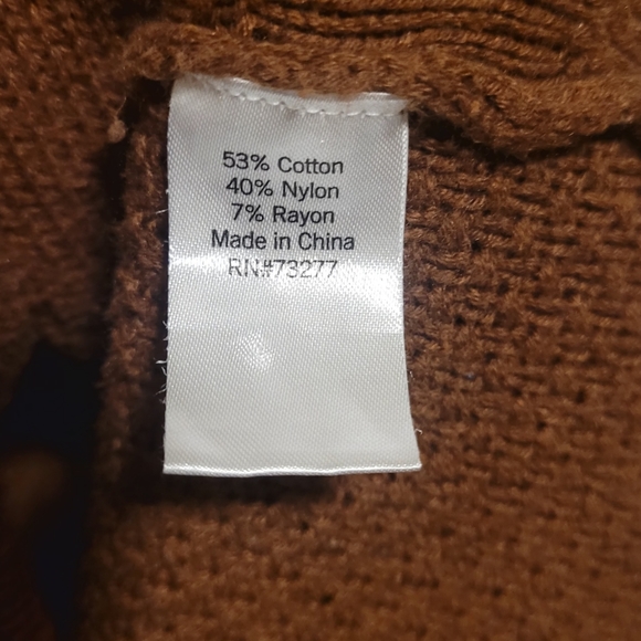 Cable knit rust v neck sweater - Picture 6 of 8